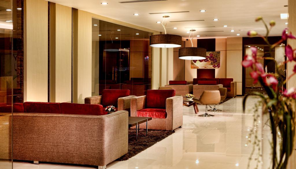 Orchardz Hotel Ayani بونتِياناك المظهر الخارجي الصورة