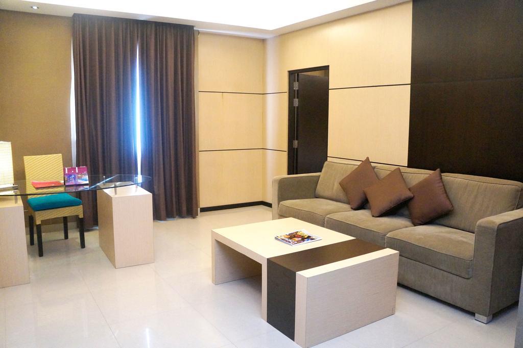 Orchardz Hotel Ayani بونتِياناك المظهر الخارجي الصورة