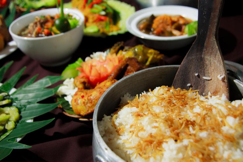 Orchardz Hotel Ayani بونتِياناك المظهر الخارجي الصورة