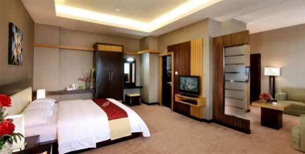 Orchardz Hotel Ayani بونتِياناك المظهر الخارجي الصورة
