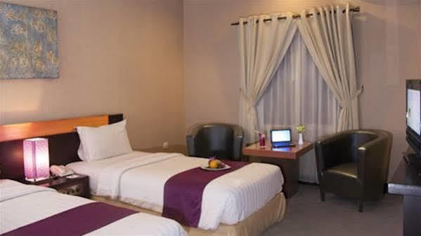 Orchardz Hotel Ayani بونتِياناك المظهر الخارجي الصورة