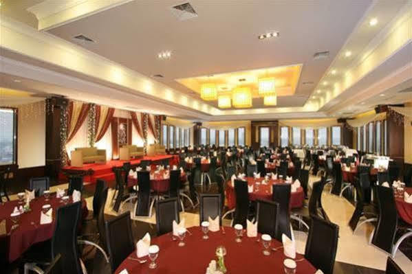 Orchardz Hotel Ayani بونتِياناك المظهر الخارجي الصورة