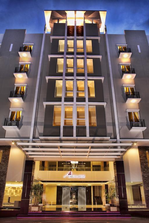 Orchardz Hotel Ayani بونتِياناك المظهر الخارجي الصورة